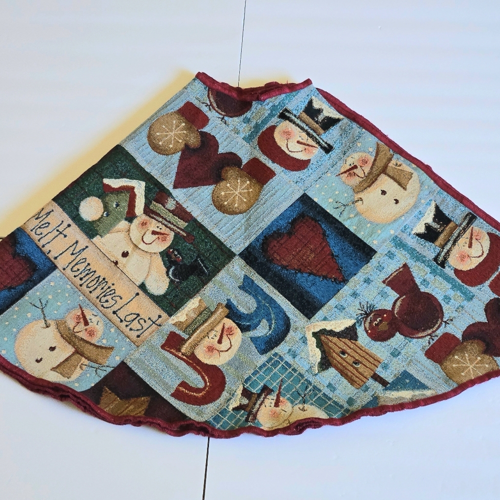 2001 Tapestry Christmas Tree Skirt, Rustic Snowman Birdhouse 50" EVC Mohawk Home - Picture 4 of 5